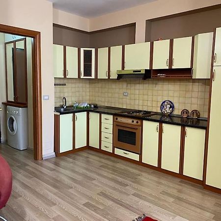 ティラナ*Heart Of New Bazaar 1 Bed Apt*アパートメント エクステリア 写真