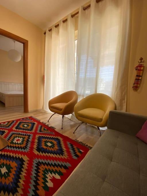 ティラナ*Heart Of New Bazaar 1 Bed Apt*アパートメント エクステリア 写真